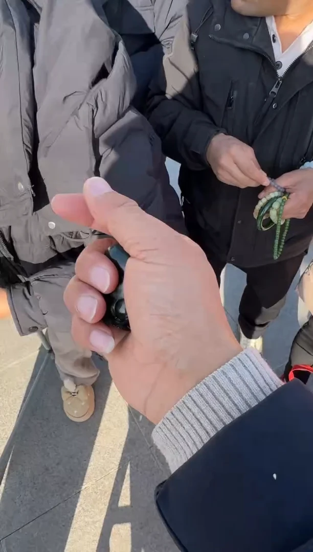 未镶嵌和田玉（糖玉）挂件和田玉