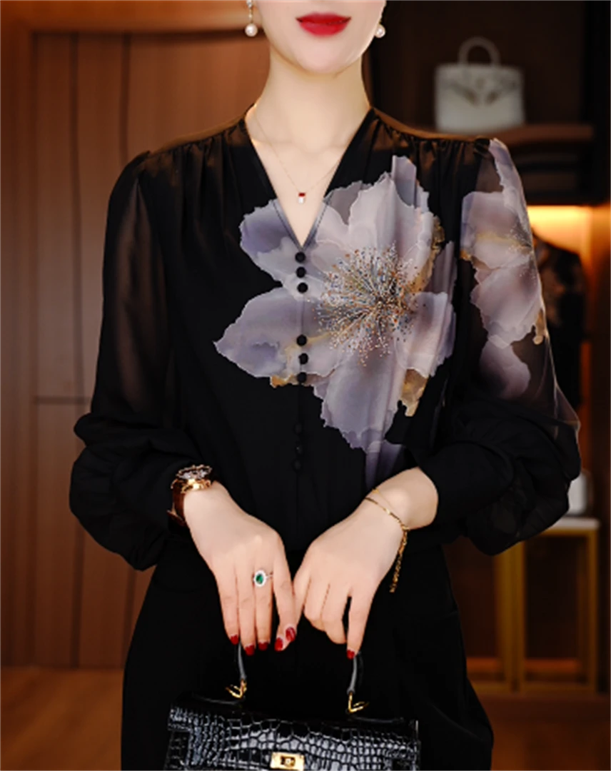 诺诗  夏季新款洋气宽松轻奢显瘦休闲印花V领小衫S24L187