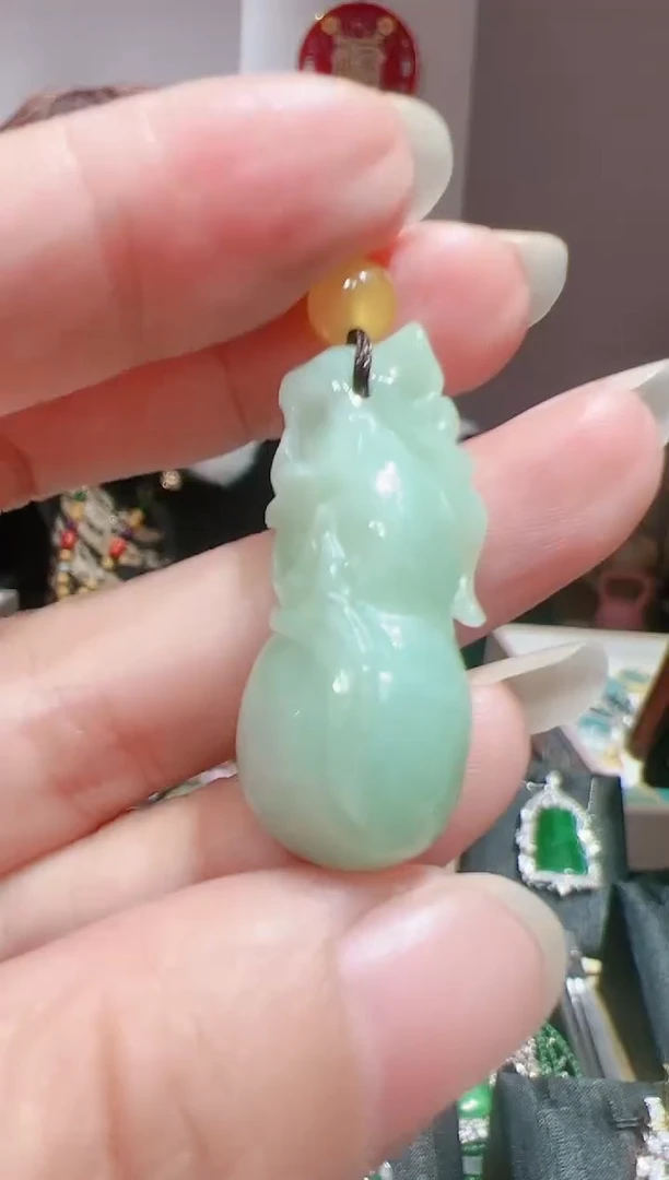 【闪购商品】翡翠颈饰未镶嵌202521078