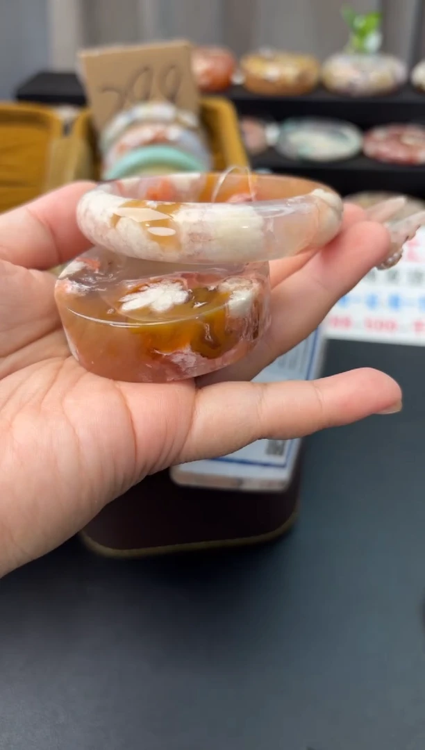 未镶嵌手镯石英质玉（55圈口）赠送镯心