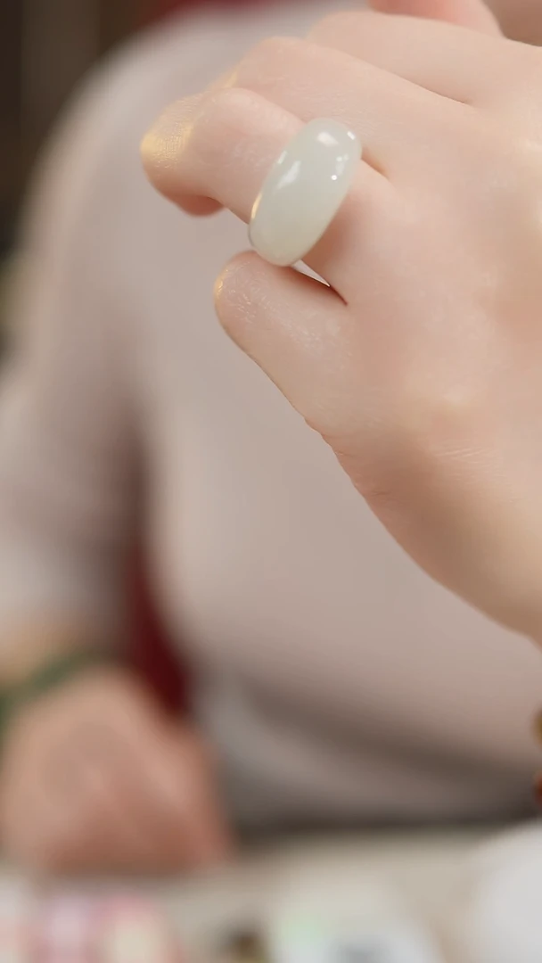 未镶嵌戒指和田玉和田玉戒圈