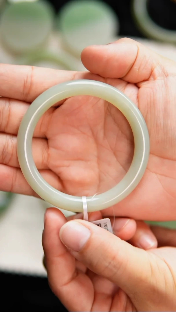 【闪购商品】和田玉手镯未镶嵌53-54圈口