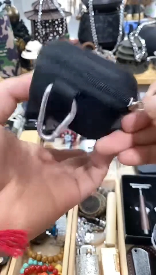 瓷片闪购商品  如图所示