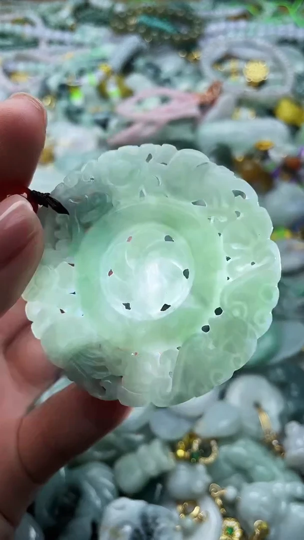 颈饰未镶嵌翡翠1