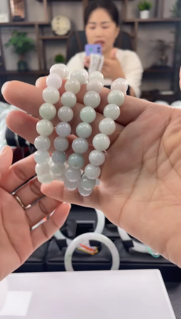 未镶嵌手串翡翠手串多样性发其一