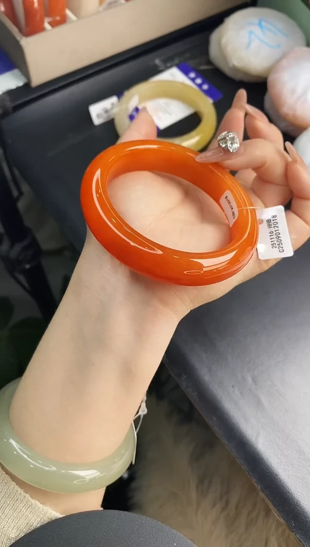 未镶嵌手镯石英质玉w22-HHB58+