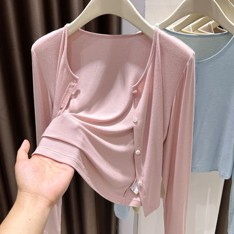 针织上衣女款爆款2025年秋冬新款简约高级感长袖圆领开衫短外套