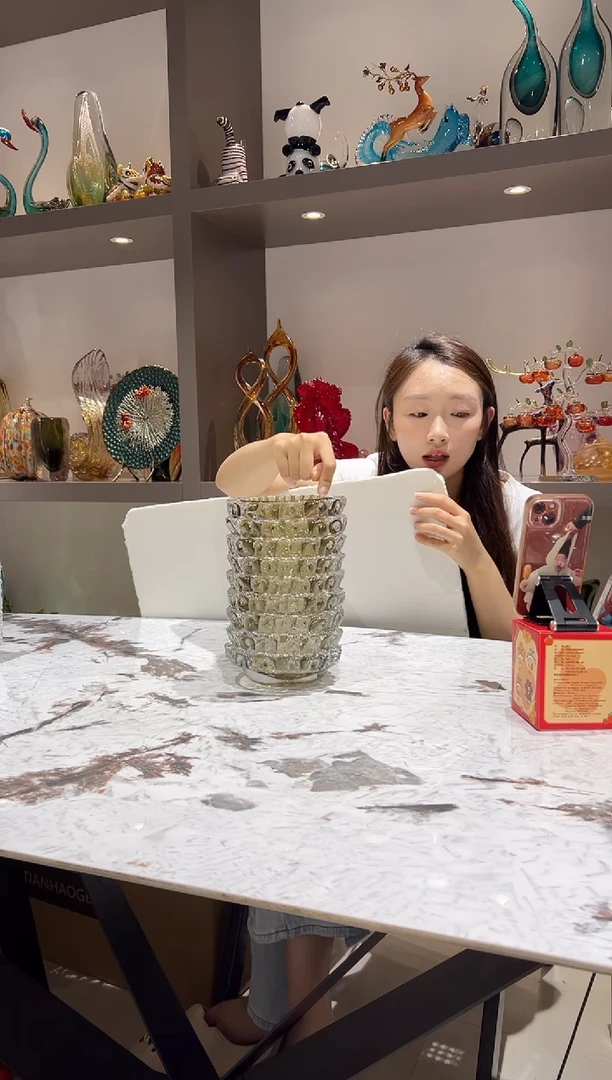 冰种螺纹直筒花瓶 现货