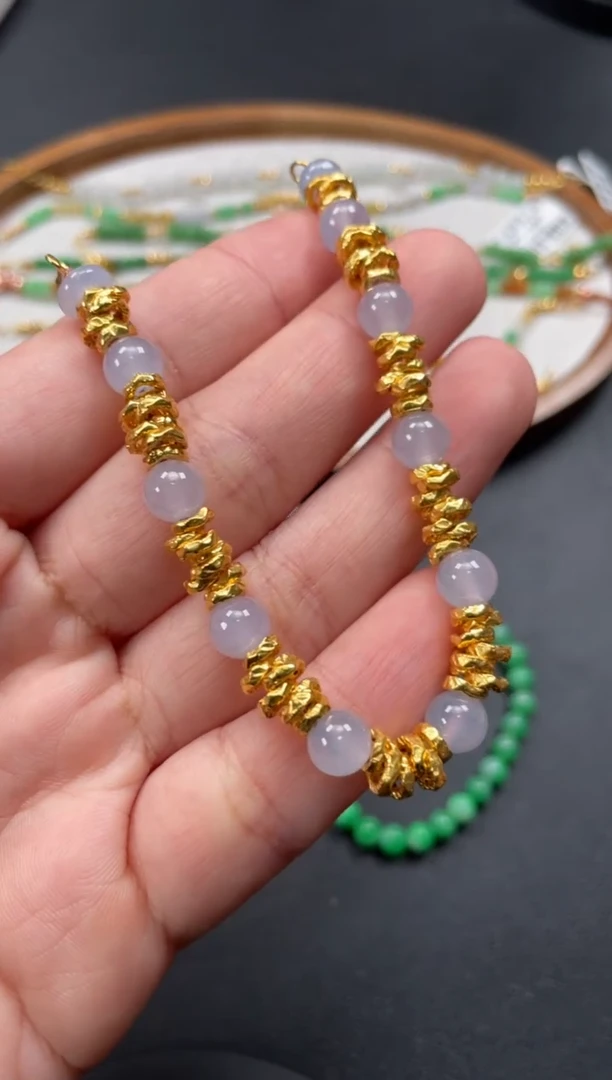 套链足金镶嵌翡翠一个  P495