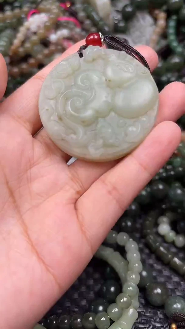 颈饰未镶嵌和田玉1