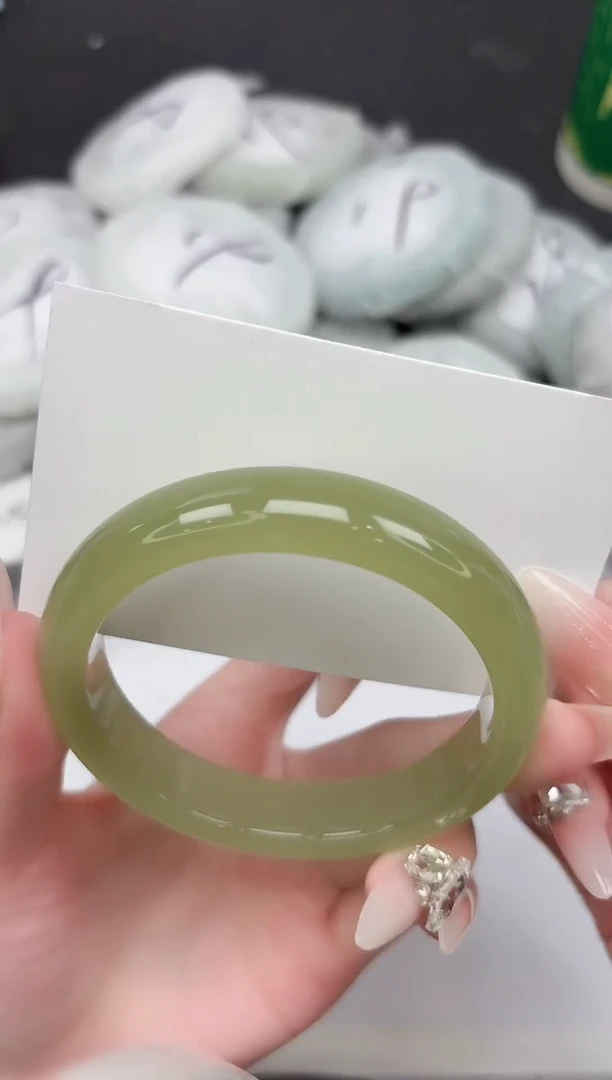 未镶嵌手镯石英质玉282-59.2