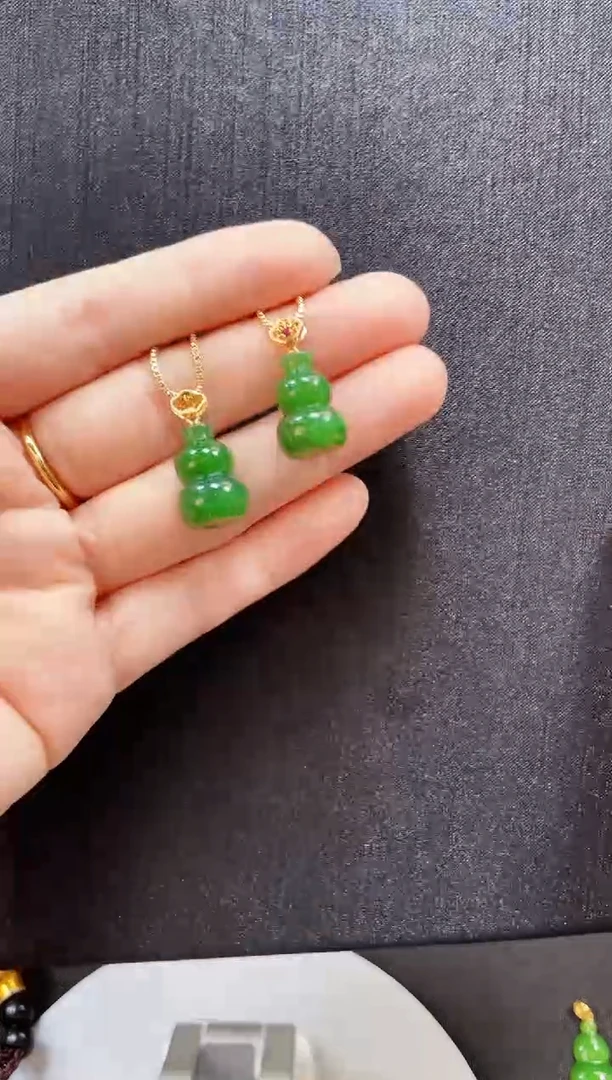 和田玉银S925镶嵌吊坠(赠链)多样性发一