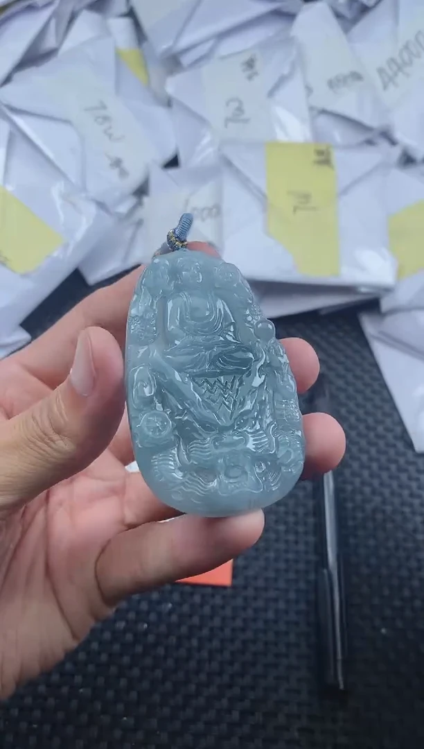 翡翠未镶嵌颈饰