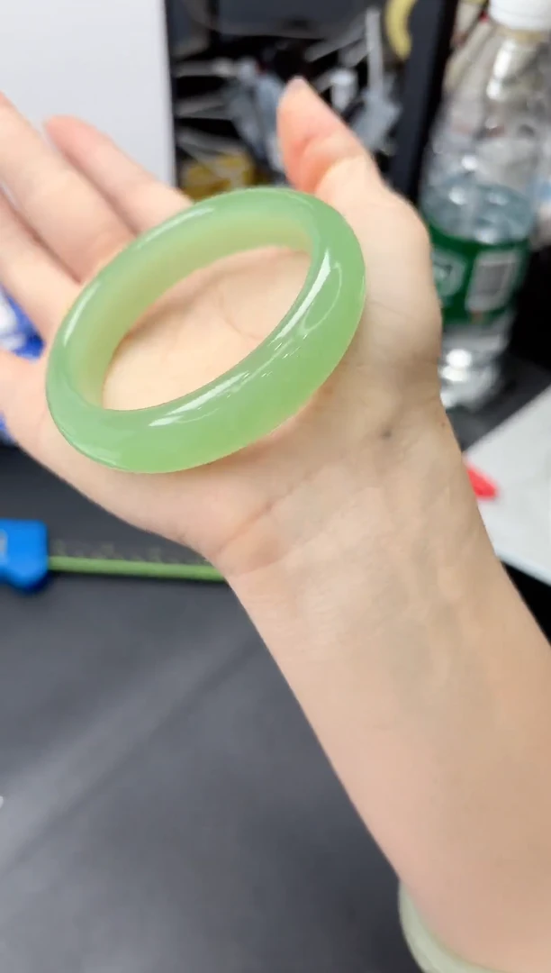 未镶嵌手镯石英质玉99/53.5