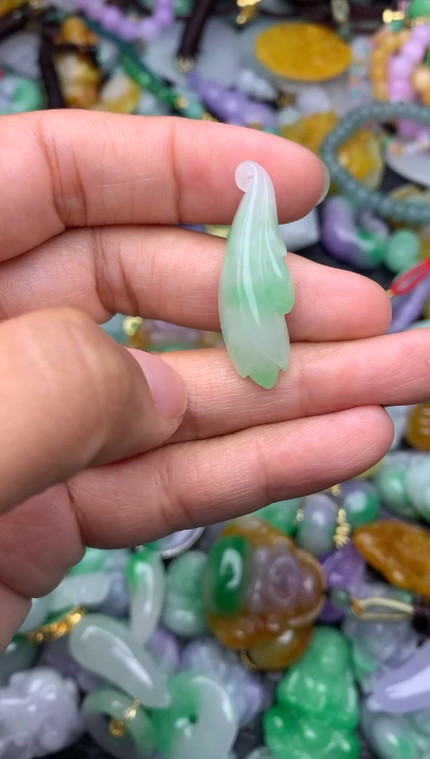 颈饰未镶嵌翡翠缅甸翡翠吊坠