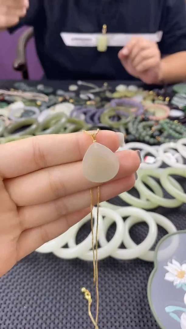 和田玉未镶嵌颈饰天然和田玉  10