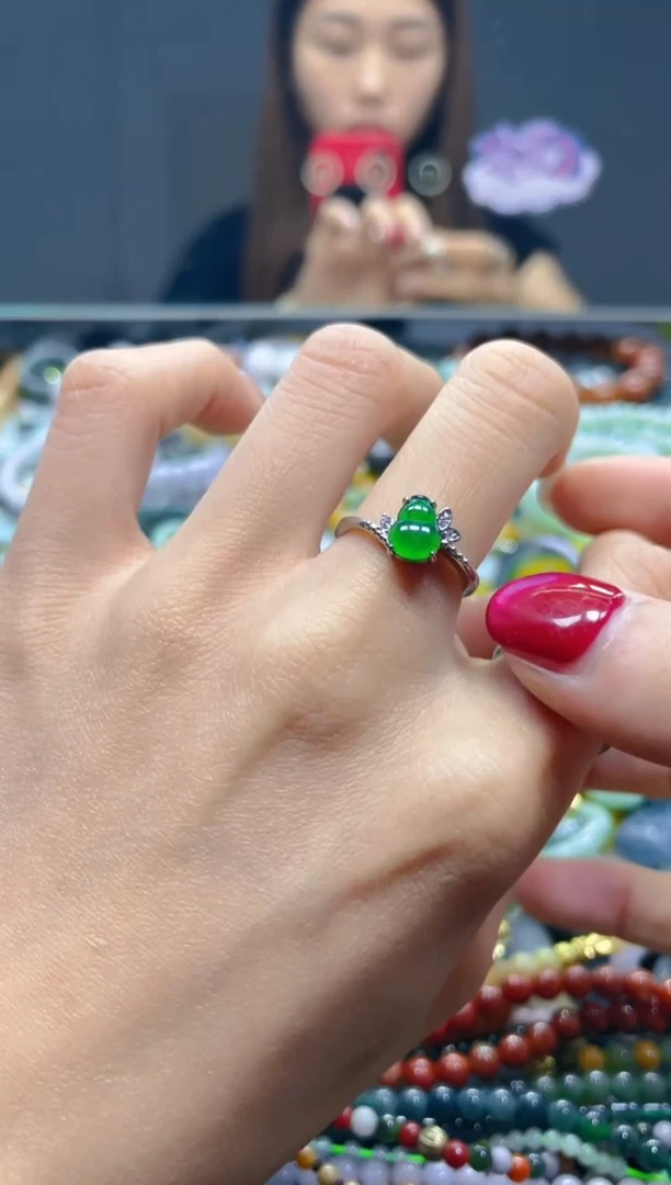 颈饰未镶嵌翡翠/F/翡翠A货，一件也是批发价