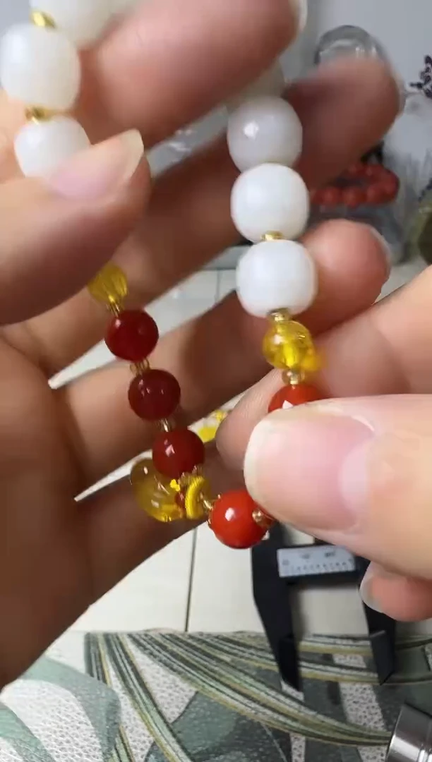 未镶嵌手链和田玉矿坑