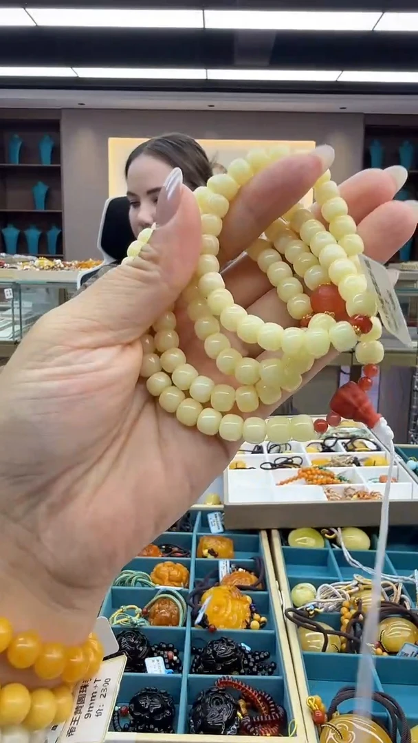 琥珀颈饰未镶嵌191秒拍号 假一罚三