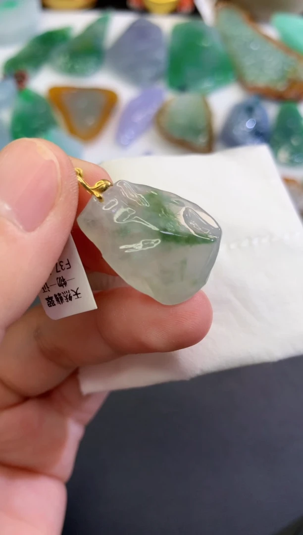 翡翠未镶嵌吊坠(不含链)351