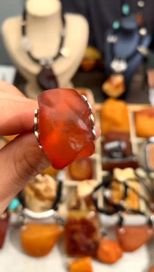 【闪购商品】琥珀裸石未镶嵌似玉