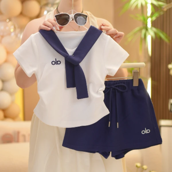 【现货现发】2025新款女童学院风短款上衣儿童装休闲T恤短裤套装