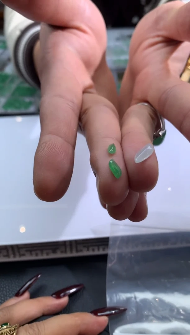 【闪购商品】定制翡翠未镶嵌翡翠