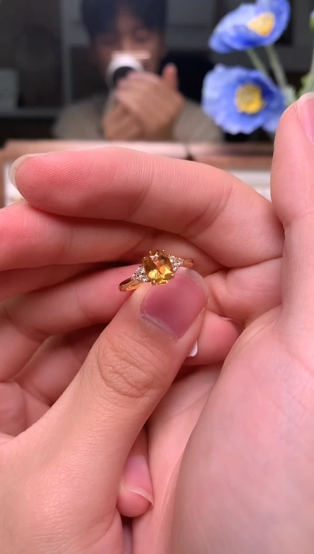 银S925镶嵌戒指黄晶....