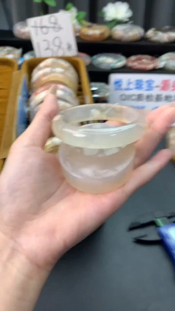 未镶嵌手镯石英质玉（57圈口）赠送镯心