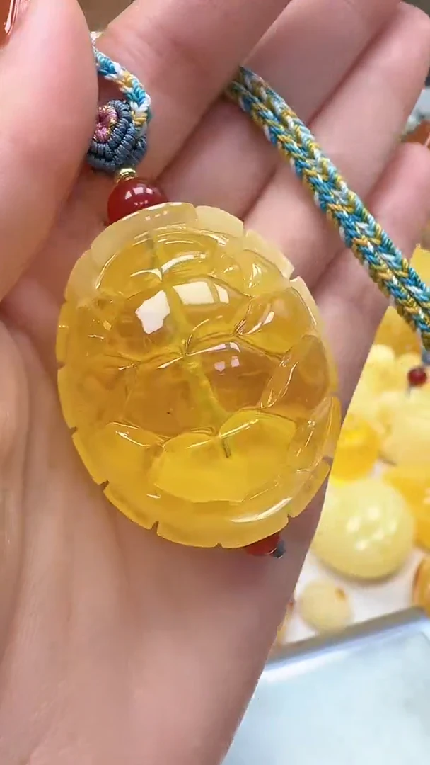 裸石琥珀未镶嵌如图