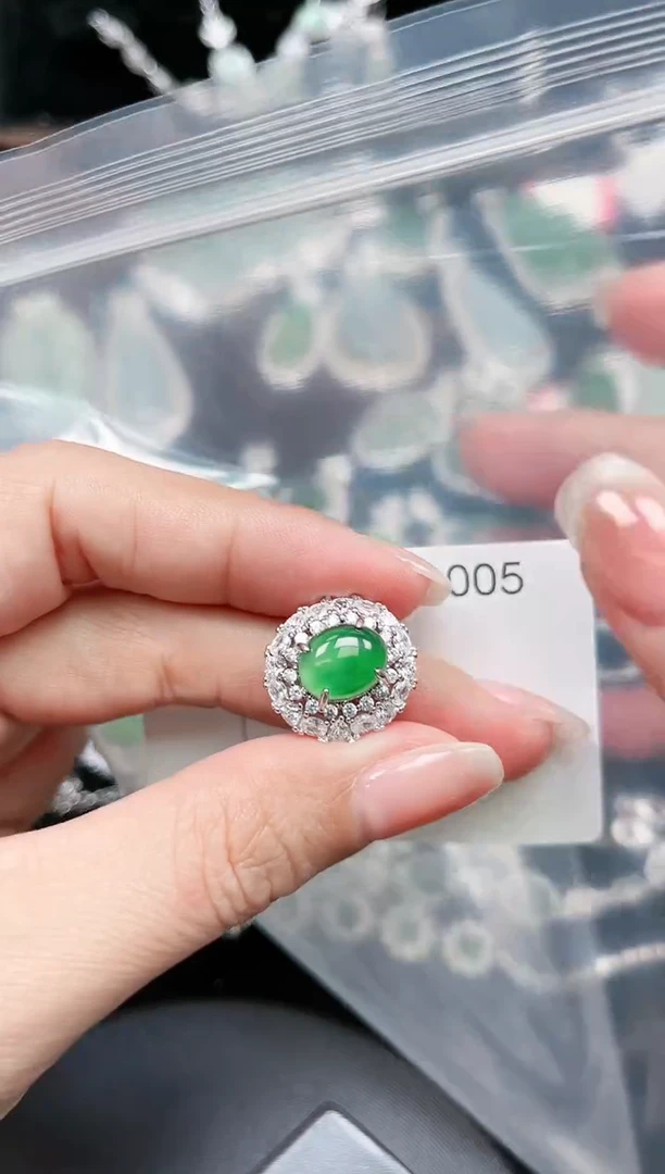 【闪购商品】翡翠颈饰未镶嵌1005赠皮绳