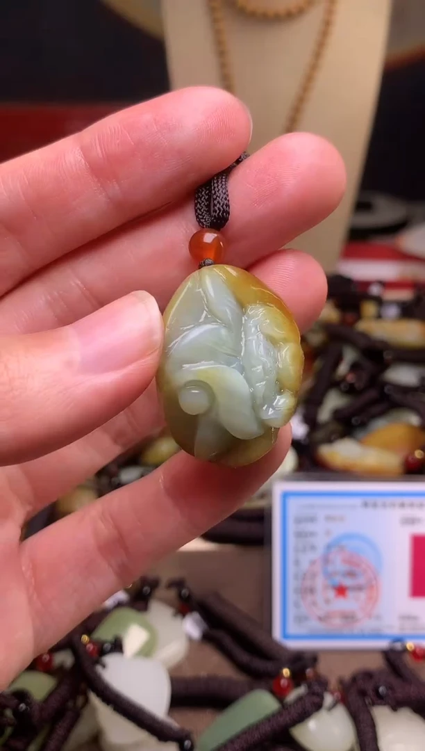 颈饰未镶嵌和田玉新疆料青海料清水和田玉吊坠