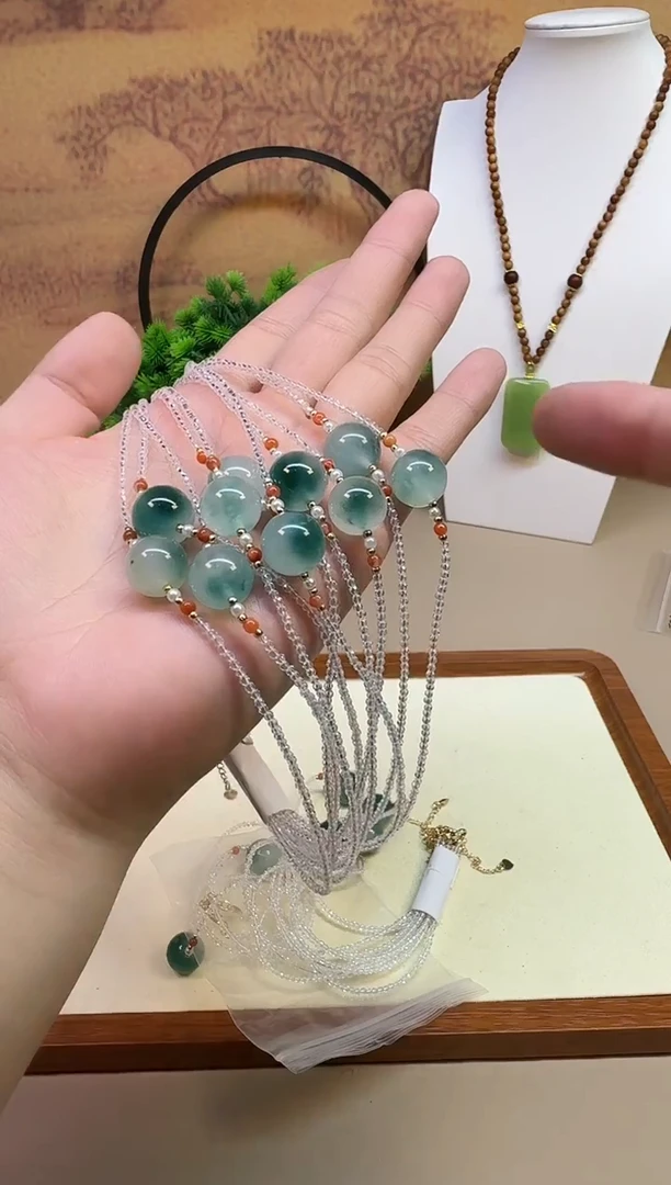 颈饰14K金镶嵌翡翠A65