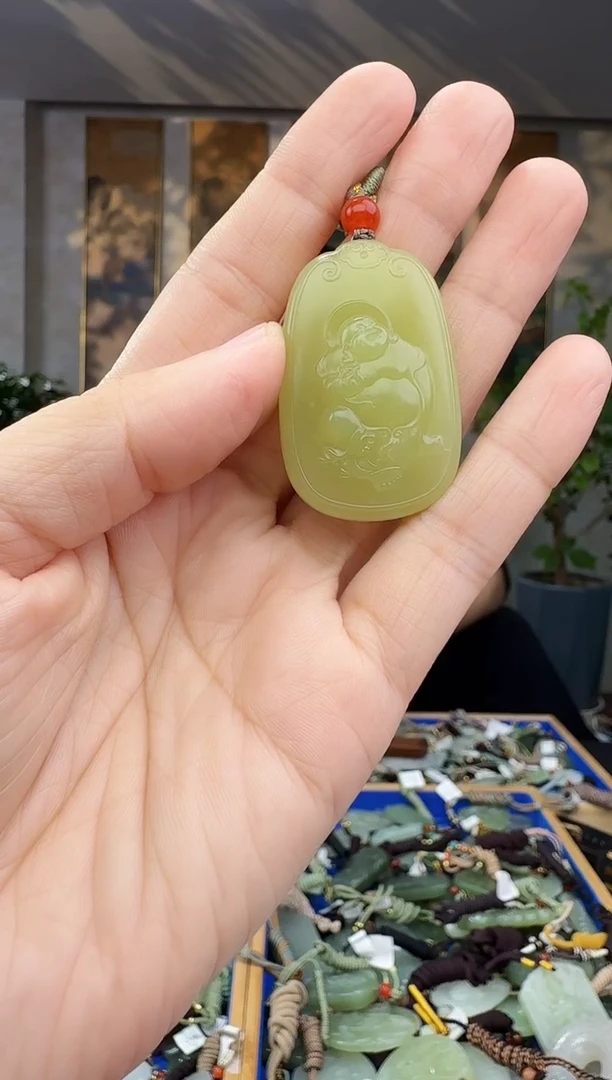未镶嵌和田玉挂件拍一发一
