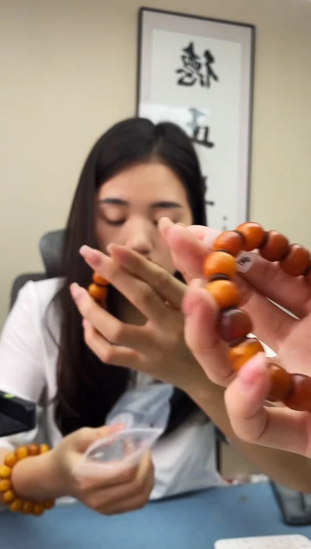 琥珀未镶嵌珠宝奇石T0微瑕假一罚十，多样性发一