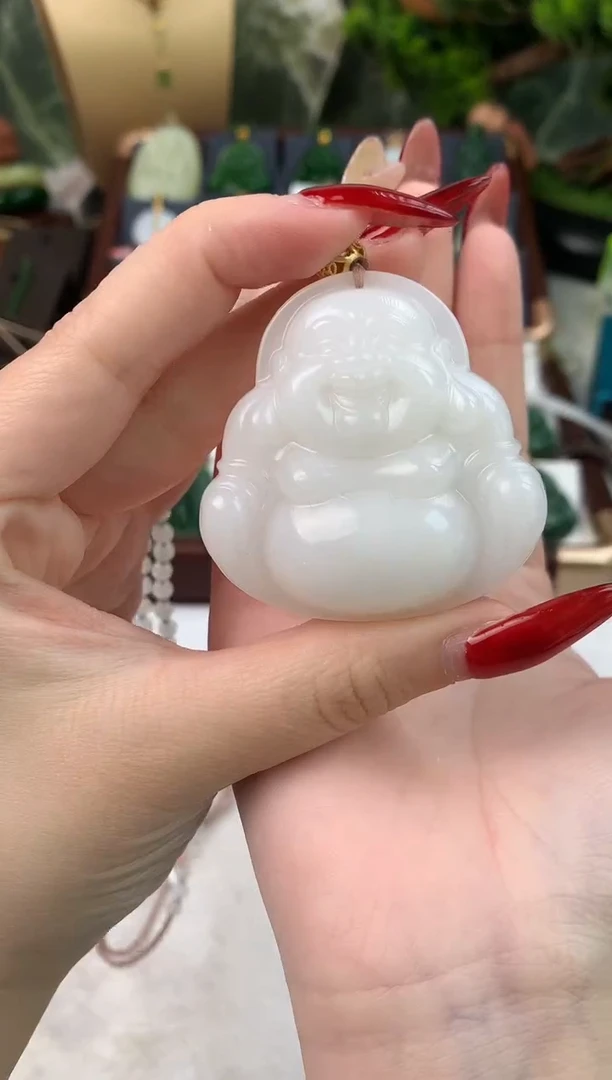 颈饰未镶嵌和田玉吊坠