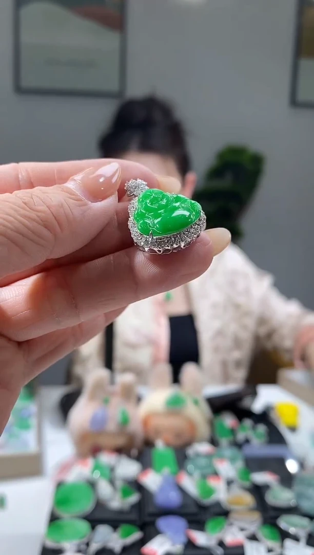 吊坠(不含链)18K金镶嵌翡翠佛公