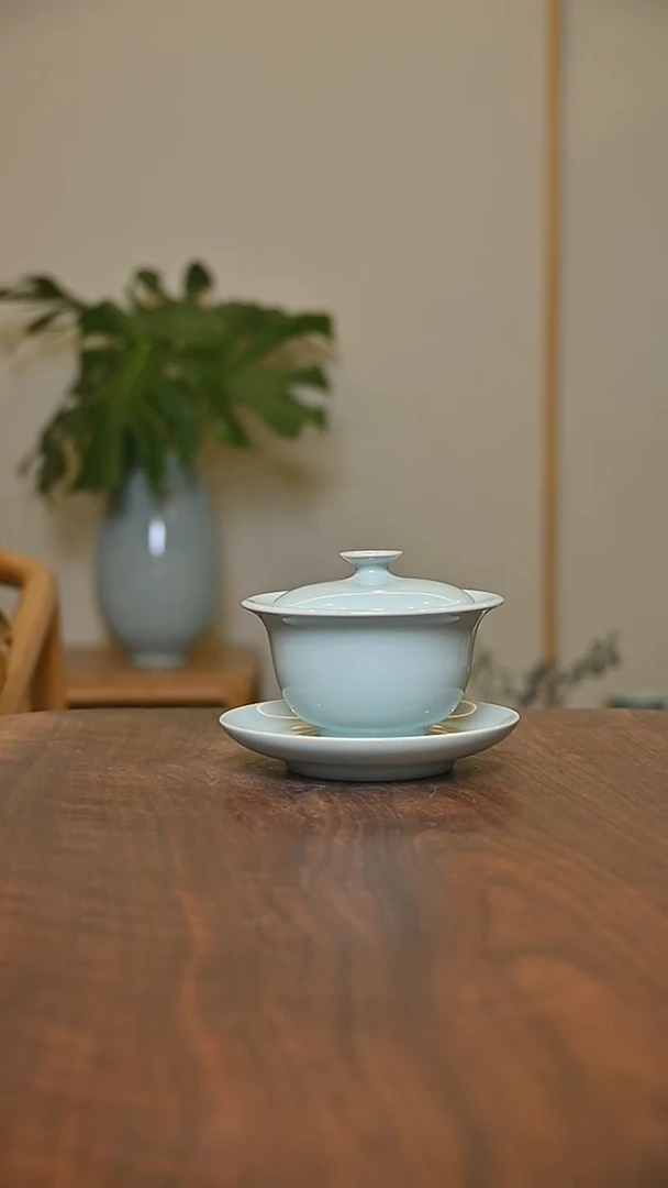 元宝盖碗 天青 微瑕 朱法喜款