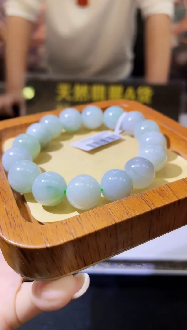 颈饰未镶嵌翡翠翡翠多样性发其一
