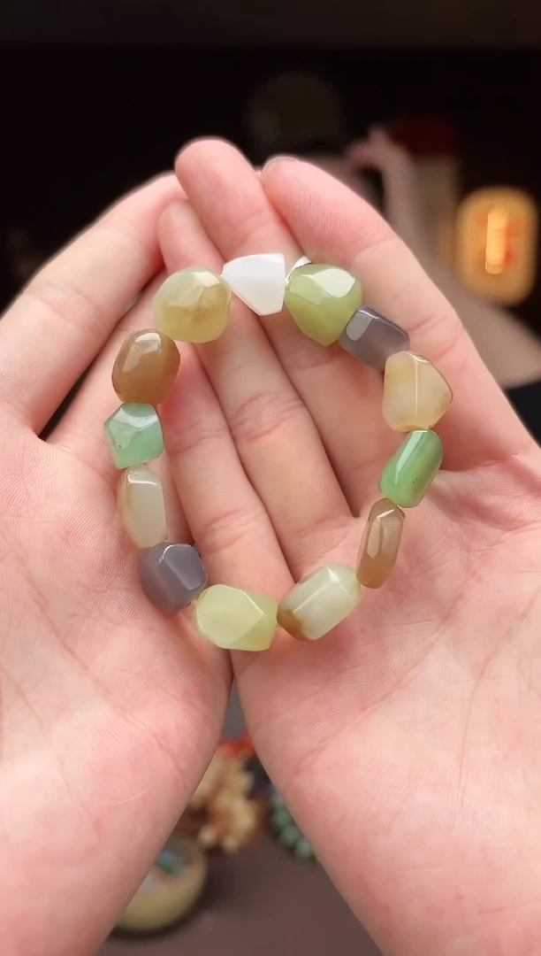 和田玉未镶嵌颈饰c17  多宝手串