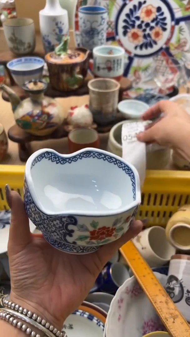 喵**咪542默认微瑕，满20元包邮