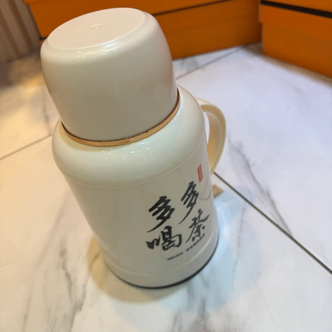 大容量保温壶 规格颜色随机发  YM