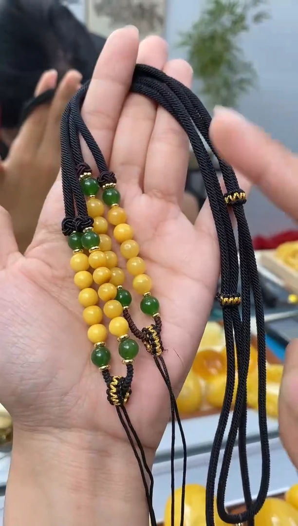 【闪购商品】琥珀裸石未镶嵌天然琥珀蜜蜡高货绳多样性发一