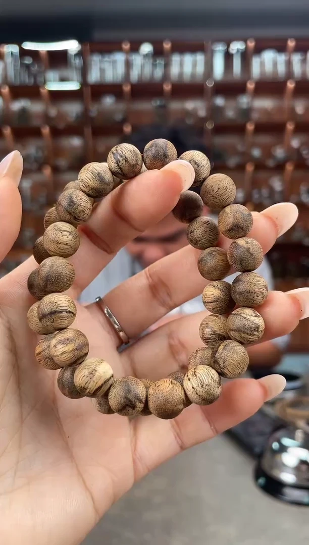 【闪购商品】沉香手串70号海南黑油格多样性发一条