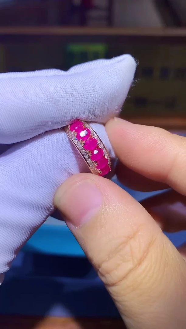 【闪购商品】红宝石戒指银S925镶嵌........