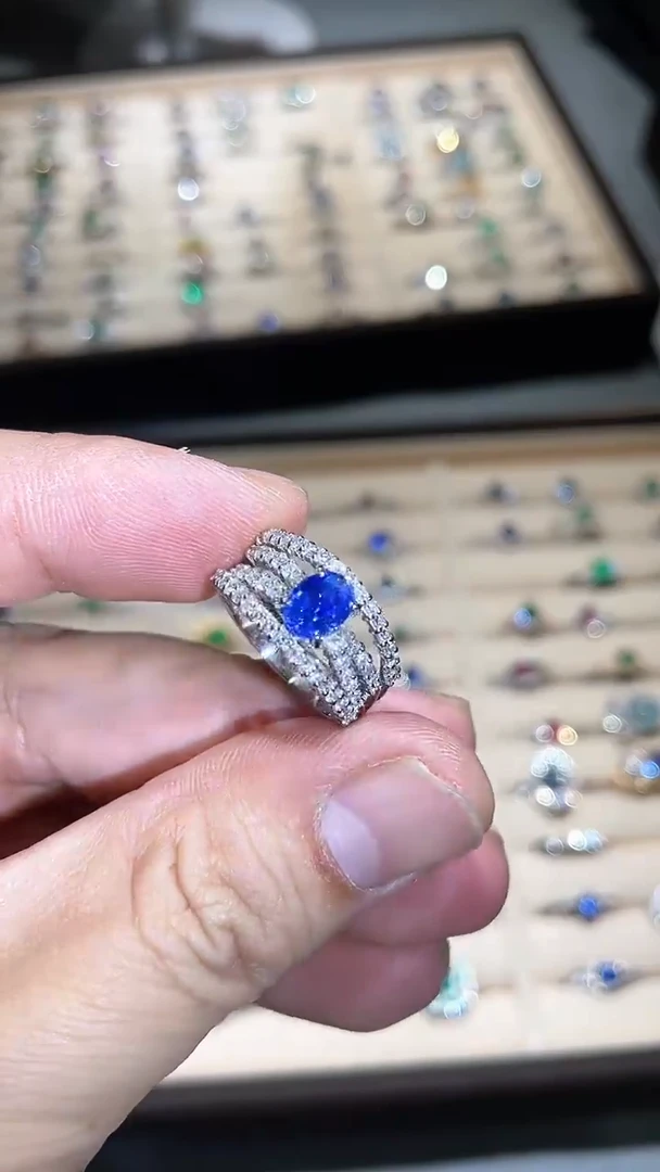 【闪购商品】蓝宝石戒指铂Pt900镶嵌1.33ct