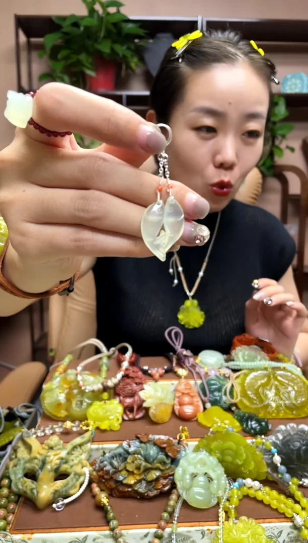 银S925镶嵌岫玉颈饰多样性发货发其中之一