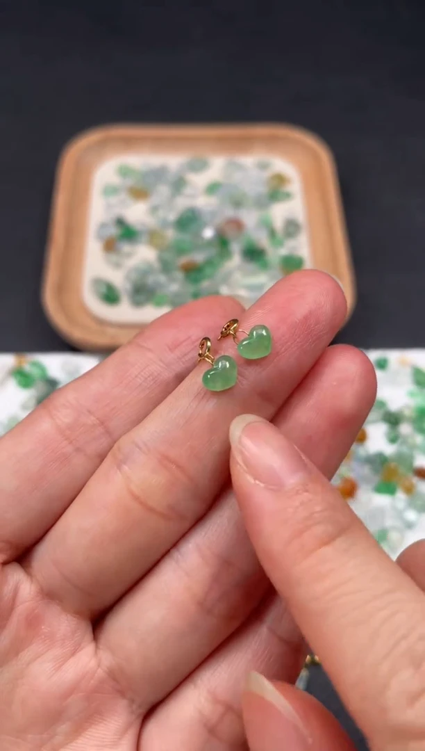 吊坠(不含链)18K金镶嵌翡翠2个JK681