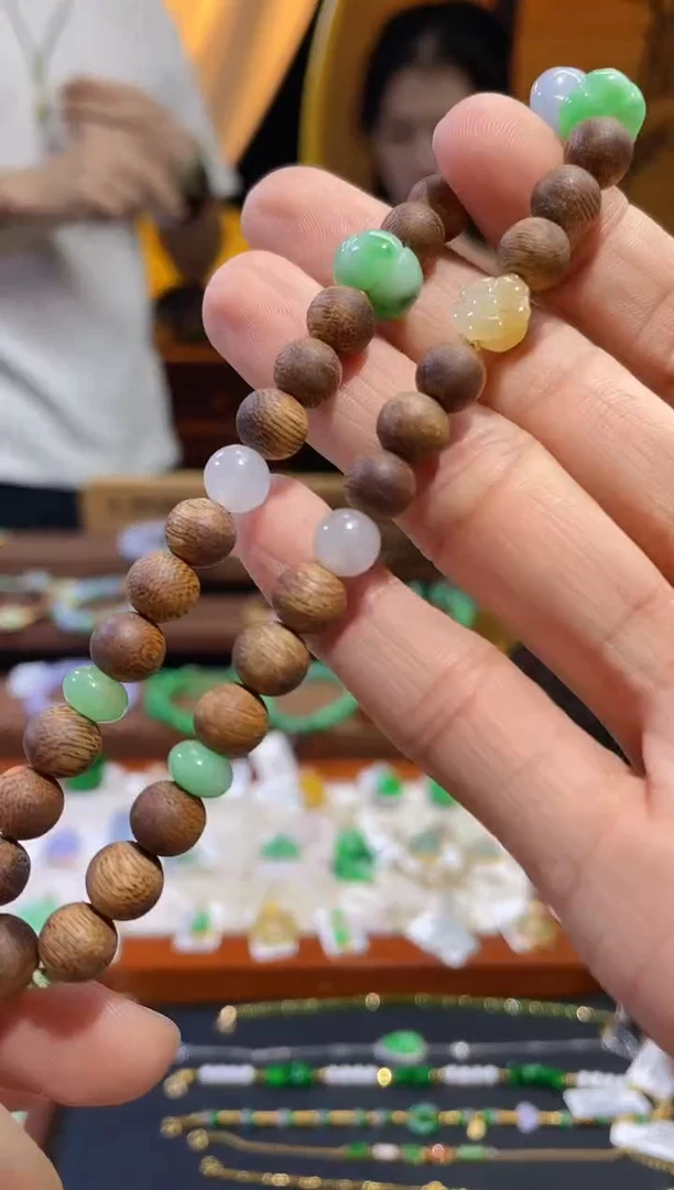 颈饰未镶嵌翡翠假一赔三