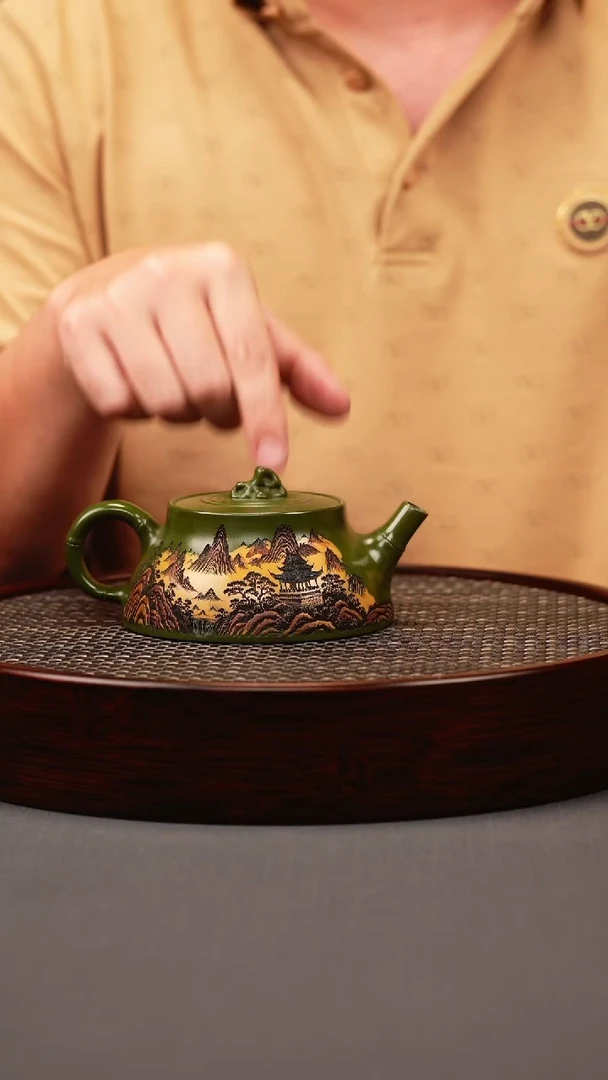 茶壶紫砂绿泥 太湖石钮 彩刻山水